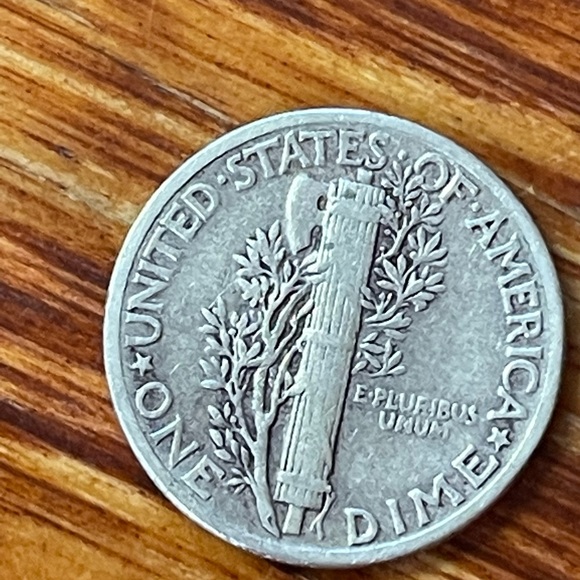 1942 mercury dime. - Picture 2 of 2